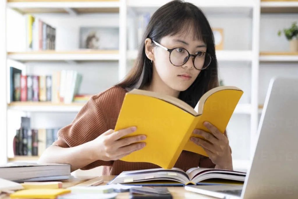danh-tan-cai-nong-hoc-ielts-mat-lanh-cung-british-council